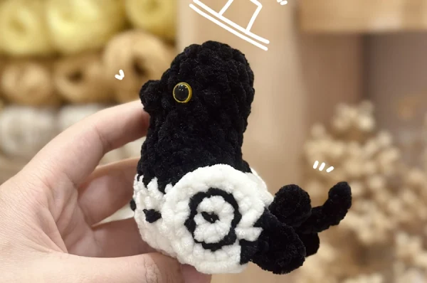 free pattern magpie bird green frog crochet