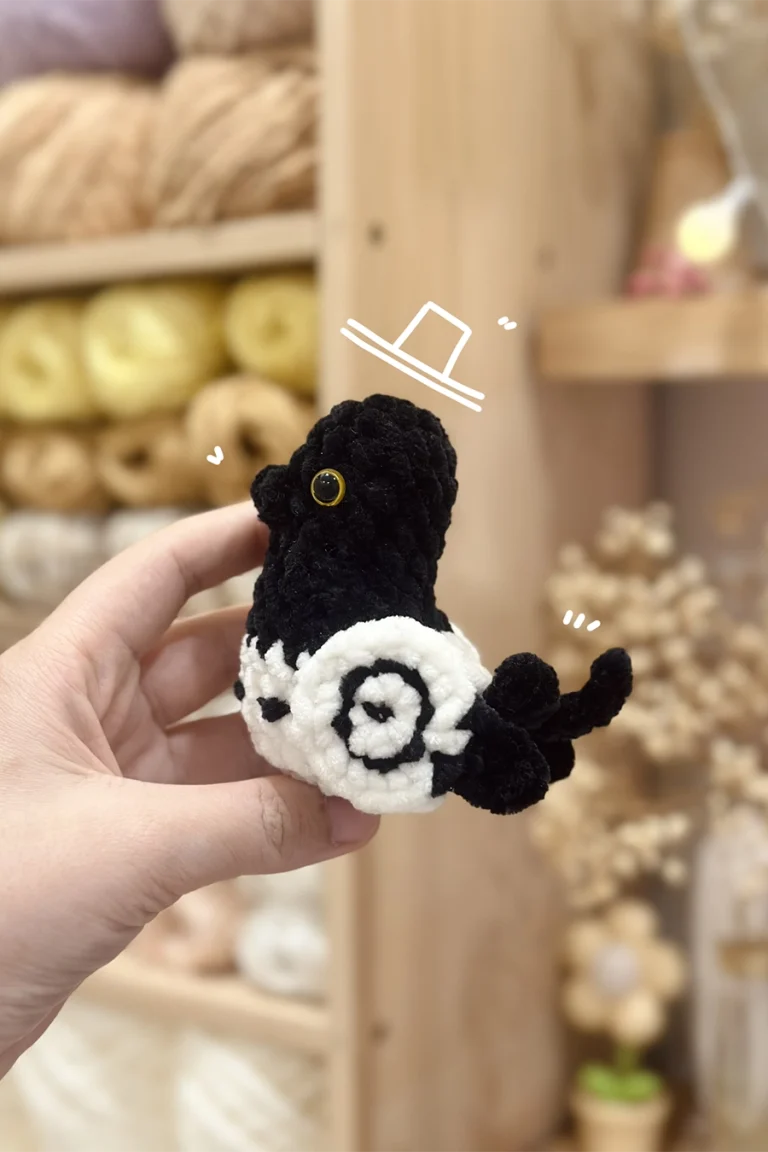 free pattern magpie bird green frog crochet