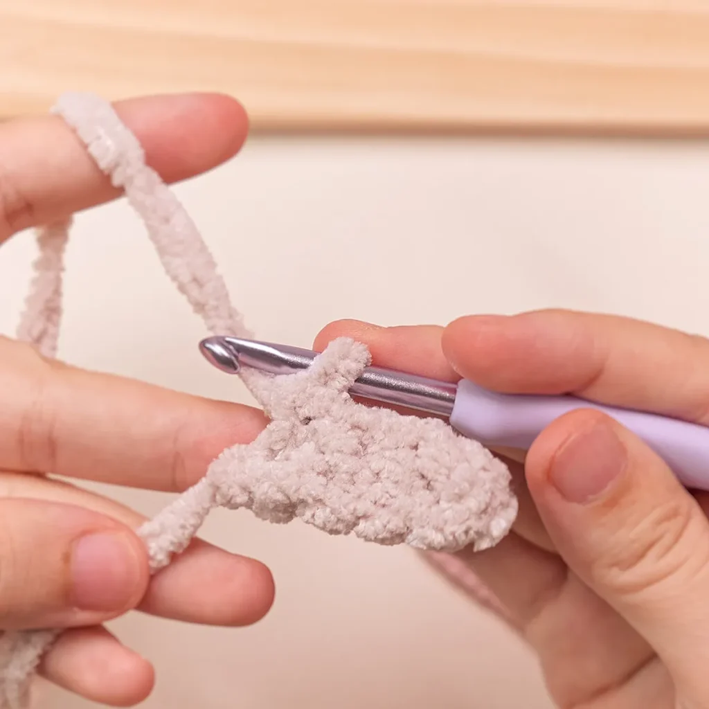 Free beginner crochet pattern amigurumi bunny keychain low sew crochet pattern