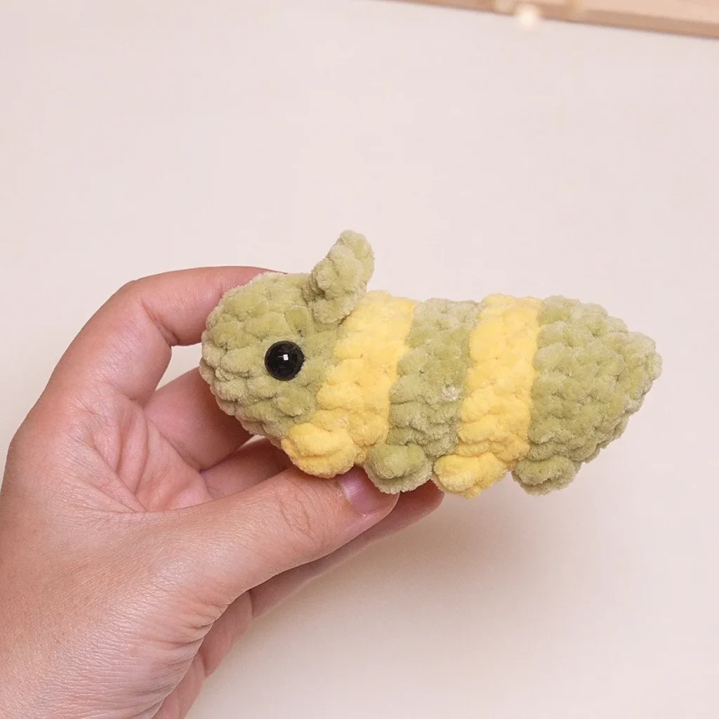 Free Crochet Pattern Cozy Cocoon for Caterpillar Amigurumi Greenfrogcrochet
