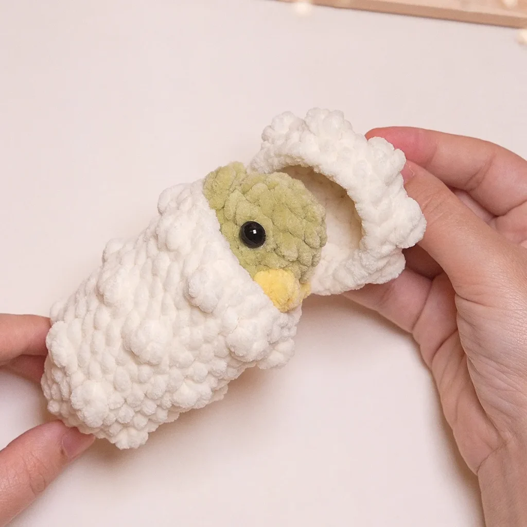 Free Crochet Pattern Cozy Cocoon for Caterpillar Amigurumi Greenfrogcrochet