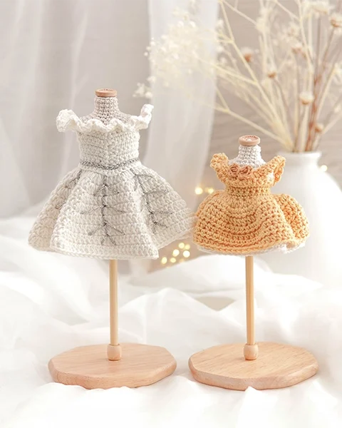 mannequin green frog crochet free amigurumi pattern